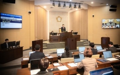 (사진2)남양주시의회, 제311회 임시회 개회.jpg width: 100%; height : 150px