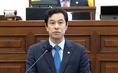 (사진자료)하남시의회 강성삼 의원, “절차 무시한 채용행정…하남시 신뢰 무너뜨려”.jpg width: 100%; height : 150px