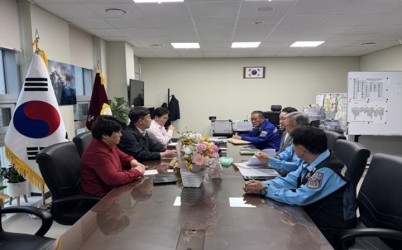 [보도사진] 하남시의회 금광연 의장 등, 운수업계 건의사항 청취 “공정한 택시면허 배정 필요”.JPG width: 100%; height : 150px