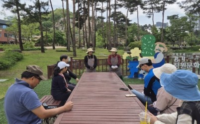 (0520)[공원관리과]다산의 철학 품은 정원…남양주시, ‘해설이 있는 정원산책’ 첫 운영 성료(사진3).jpg width: 100%; height : 150px