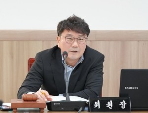 [사진자료] 2024회계연도 결산검사 대표위원인 하남시의회 최훈종 도시건설위원회 위원장(사진_하남시의회 제공) .jpg