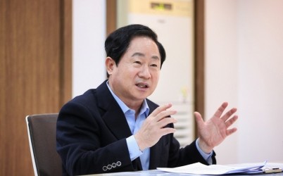 (0530)[환경정책과]남양주시, 2035 환경계획 수립…‘미래형 에코시티 조성 나선다’(주광덕 남양주시장 1).JPG width: 100%; height : 150px
