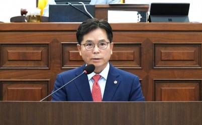 [사진자료] 하남시의회 금광연 의장, ‘미사경정장 부지 반환 촉구 건의안’ 제안설명(사진_하남시의회 제공).jpg width: 100%; height : 150px