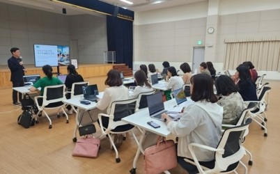 (0605)[보육정책과]남양주시, 보육교직원 대상 ‘미디어스쿨’ 생성형 AI 교육 진행(사진).jpg width: 100%; height : 150px