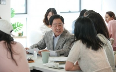 (0617)[청년정책과]남양주시, 청소년 공간 학부모가 체험한다…‘맘편한 펀그라운드 첫 운영(사진2).JPG width: 100%; height : 150px