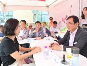 (사진)하남시, 위례 스타필드 앞에서 ‘제15회 이동시장실’ 운영.jpg