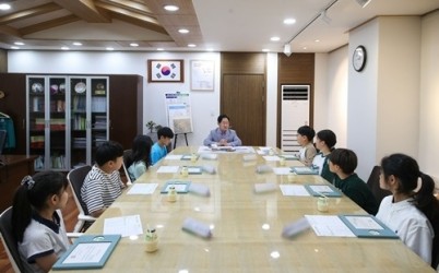 (0710)[시민시장담당관]남양주시, 미래 주역과 시정 체험…‘제24기 1일 명예시장’운영(사진1).jpg width: 100%; height : 150px