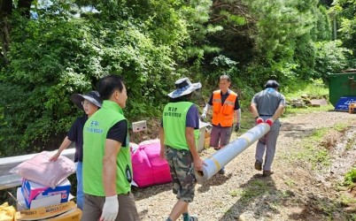 광주시 퇴촌면 지역사회보장협의체, 혹서기 취약계층 위한 긴급 주거환경 개선 나서 (1).jpg width: 100%; height : 150px