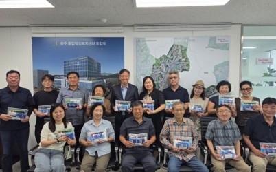 광주시 송정동, 취약계층 430가구에 ‘폭염 예방키트’ 배부 (1) 복사.jpg width: 100%; height : 150px