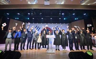 (사진1)하남시 제80주년 광복절 기념식 개최… 세대를 잇는 음악으로 광복의 의미 되새겨.jpg width: 100%; height : 150px