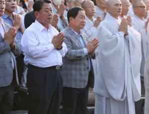 (0825)[문화관광과]주광덕 남양주시장, 봉선사 연꽃축제 참석(사진1).jpg