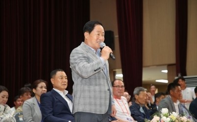 (0831)[체육과]남양주시, 제19회 남양주시장기 배드민턴대회 열려(사진1).JPG width: 100%; height : 150px
