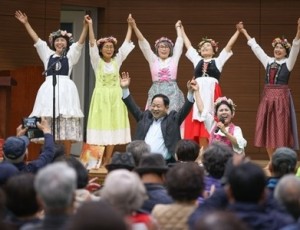 (1109)[퇴계원읍]주광덕 남양주시장, ‘퇴계원힐스테이트 건강걷기대회 &amp; 힐링음악회’에 참석해 주민들과 소통 이어가(사진2).jpg