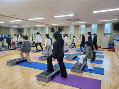 (0204)[남양주보건소 건강증진과]남양주시, 척추측만증 유소견 초등학생 대상 겨울방학척추측만 예방프로그램 운영 성료 (사진).jpg