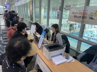 (0311)[남양주보건소 보건정책과]남양주보건소, 오남체육문화센터에서 ‘마음이동 상담실’ 운영(사진).jpg