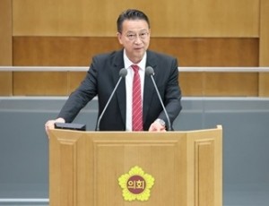 정무라인은 캠프로 빼가고, 경기도 곳간은 거덜 내고1.jpg