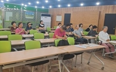 20260609_강의를 듣고 있는 회원.jpg width: 100%; height : 150px