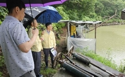 (0723)[농축산지원과]남양주시, 여름철 집중 호우 대비 농업용 저수지 안전 점검(사진2).jpg width: 100%; height : 150px