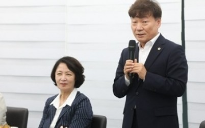 260730 경기도의회 의장단 등 도 집행부와 첫 공식 간담회, 남종섭 의장  width: 100%; height : 150px