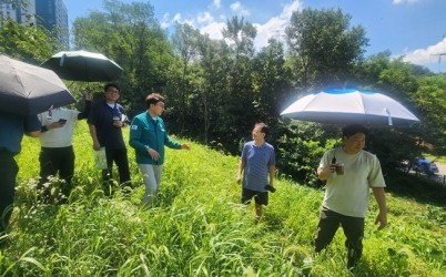 사본 -[보도사진]정경섭 하남시의원, 아이들의 안전한 등하굣길...“현장에서 해법 찾기 나서”(2).jpg width: 100%; height : 150px