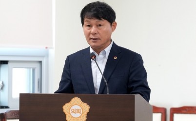 [사진자료] 정병용 하남시의회 의장, 제10대 의회 의원발의 조례안 ‘1호’…성년 축하금 지원 조례 상임위 통과.jpg width: 100%; height : 150px