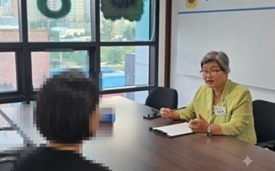 260814_최순자_의원__아동의_치료권_보장과_치료의_질_향상을_위한_발달재활서비스_치료사_면담_진행 (1).jpg width: 100%; height : 150px