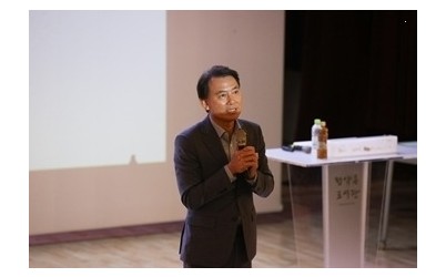 (0920)[정약용도서관과]남양주시, 이낙준 작가와 ‘감염병으로 보는 세계사’ 인문학 강연 개최(사진1).jpg width: 100%; height : 150px
