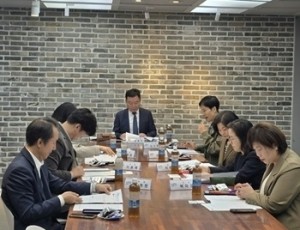 (1022)[지역경제과]남양주시, 소상공인지원위원회 개최…지원정책 점검 및 지역경제 활성화 논의(사진).jpg