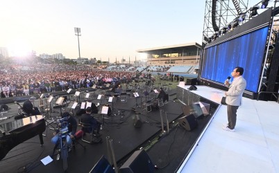  width: 100%; height : 150px